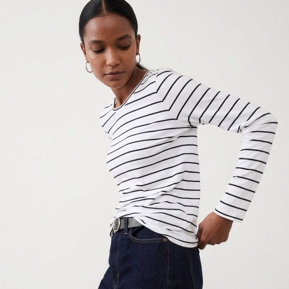 Banana Republic Factory | White & Black Stripe Timeless Long-Sleeve Tee | Small